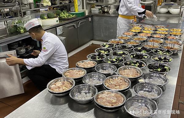 下館子吃的是預(yù)制菜還是大廚現(xiàn)炒？消費(fèi)者如何維護(hù)知情權(quán)