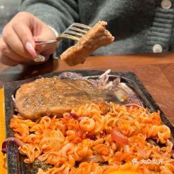 多瑞小鎮(zhèn)寶龍廣場(chǎng)店 邢臺(tái)正餐服務(wù)的新風(fēng)尚